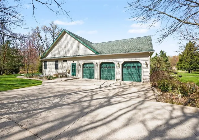 Homes for sale in White Cloud, MI | 1290 W Echo Dr, White Cloud, MI 49349 | MLS# 70530355