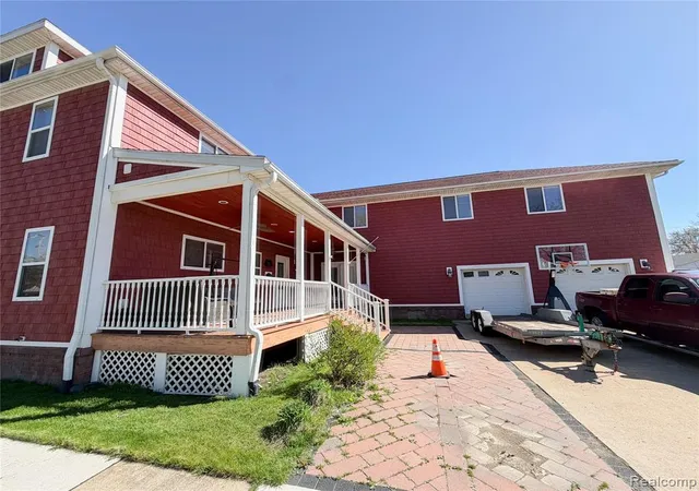 3rd image of 703 Saint John St, Wyandotte, MI 48192 | MLS# 60988927