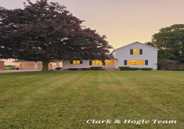 Homes for sale in Muir, MI | 11215 Stoudt Rd, Muir, MI 48860 | MLS# 70540177