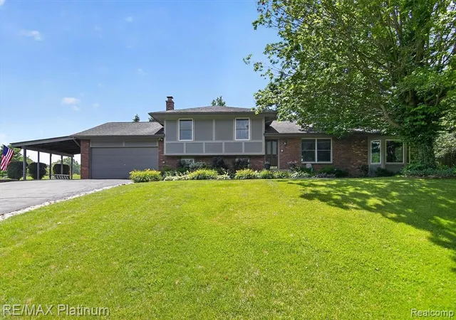 Homes for sale in Gregory, MI | 13365 N Territorial Rd, Gregory, MI 48137 | MLS# 61008488