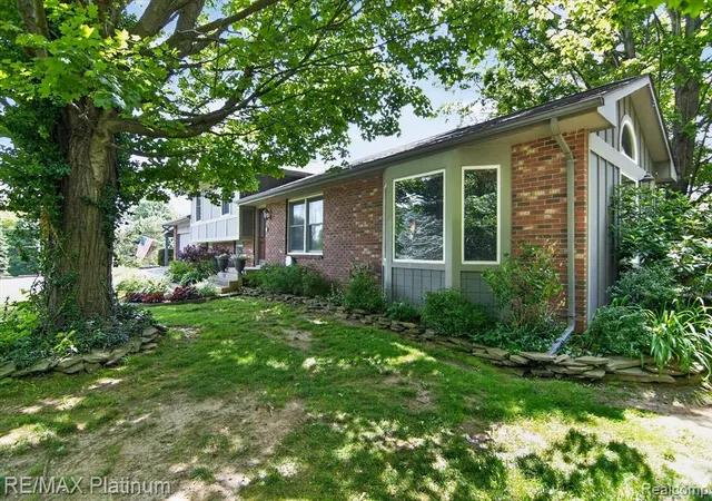 Homes for sale in Gregory, MI | 13365 N Territorial Rd, Gregory, MI 48137 | MLS# 61008488
