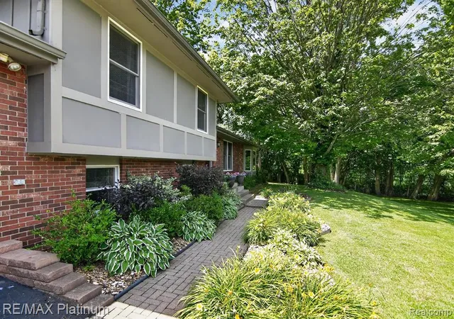 Homes for sale in Gregory, MI | 13365 N Territorial Rd, Gregory, MI 48137 | MLS# 61008488