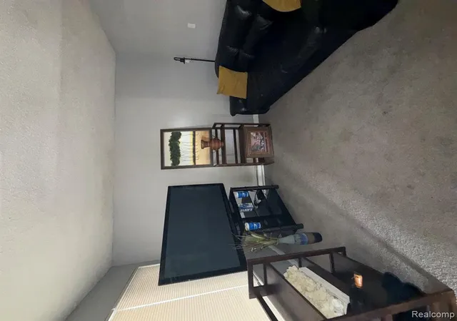 4th image of 10400 Whittier St, Detroit, MI 48224 | MLS# 60994979
