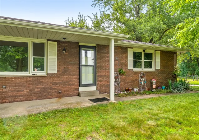 Homes for sale in Vicksburg, MI | 15769 S 29th St, Vicksburg, MI 49097 | MLS# 70543875