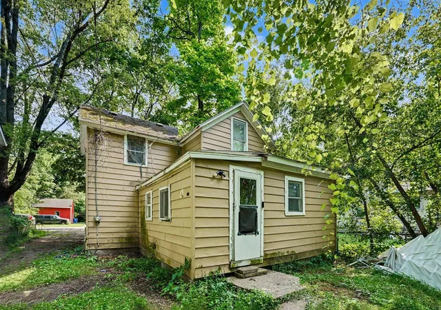 3rd image of 2109 Briar Pl, Kalamazoo, MI 49048 | MLS# 70544252