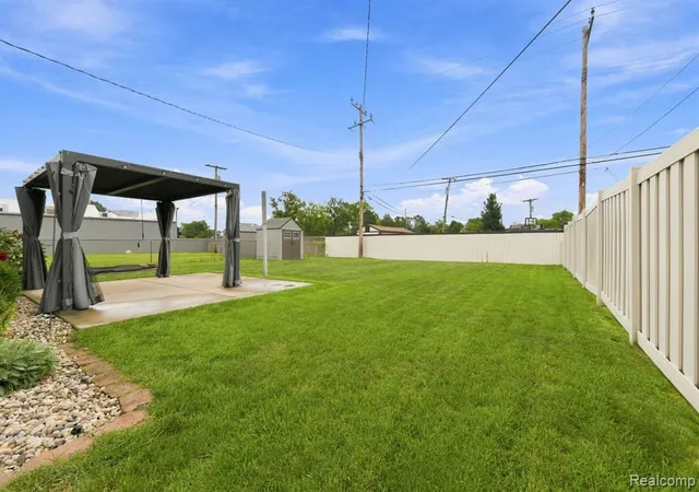 25th image of 2465 Marian Dr, Trenton, MI 48183 | MLS# 61022863