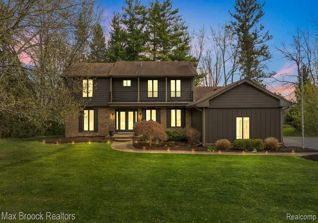 Photo 1 of Single family home for sale at 5240 Clarendon Crest St, Bloomfield Hills, MI 48302 2611 | MLS# 61025642 | Listing updated on 2026-08-29