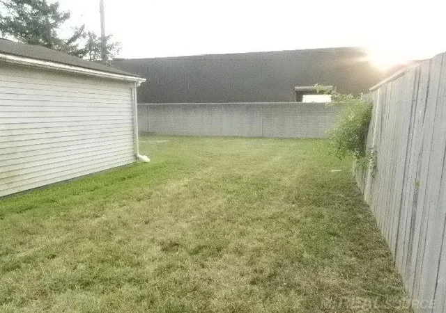 Photo 5 of Sale Pending at 22485 Hillock Ave, Warren, MI 48089 | MLS# 50219843 | Listing updated on 2026-09-04
