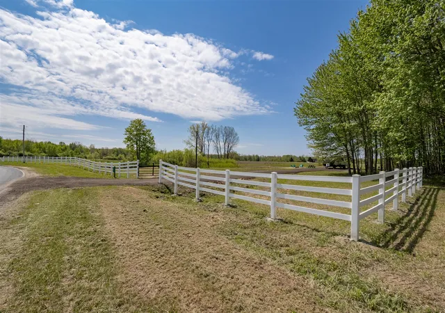 3rd image of 37916 County Road 665, Paw Paw, MI 49079 | MLS# 70530748