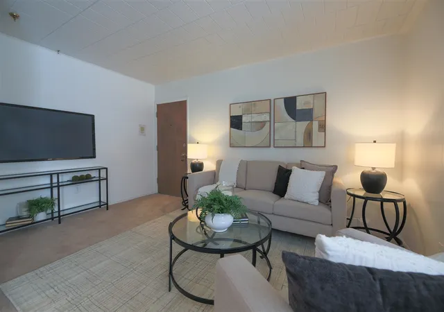 4th image of 8300 E Jefferson Ave #104, Detroit, MI 48209 | MLS# 70514652