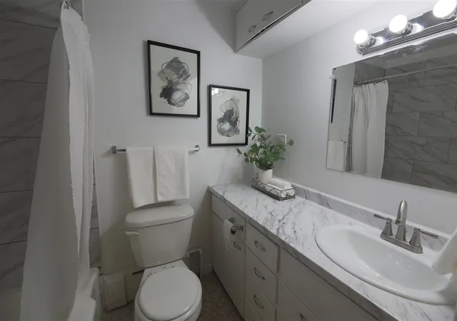 9th image of 8300 E Jefferson Ave #104, Detroit, MI 48209 | MLS# 70514652