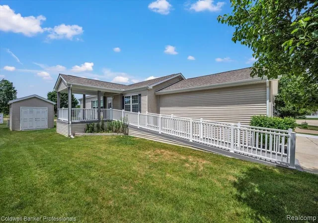Homes for sale in Lapeer, MI | 289 Pompano Ct, Lapeer, MI 48446 | MLS# 61001508