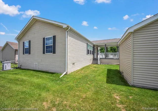 Homes for sale in Lapeer, MI | 289 Pompano Ct, Lapeer, MI 48446 | MLS# 61001508