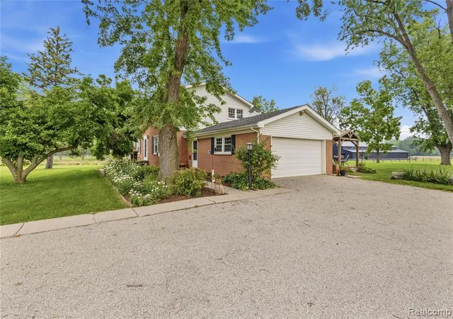2nd image of 4925 S Huron River Dr, Flat Rock, MI 48134 | MLS# 61019188