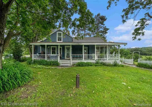 Homes for sale in Petoskey, MI | 8198 Horton Bay Rd, Petoskey, MI 49770 | MLS# 60988838
