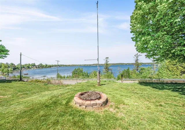4th image of 19454 E Chippewa Lake Dr, Chippewa Lake, MI 49320 | MLS# 70534126