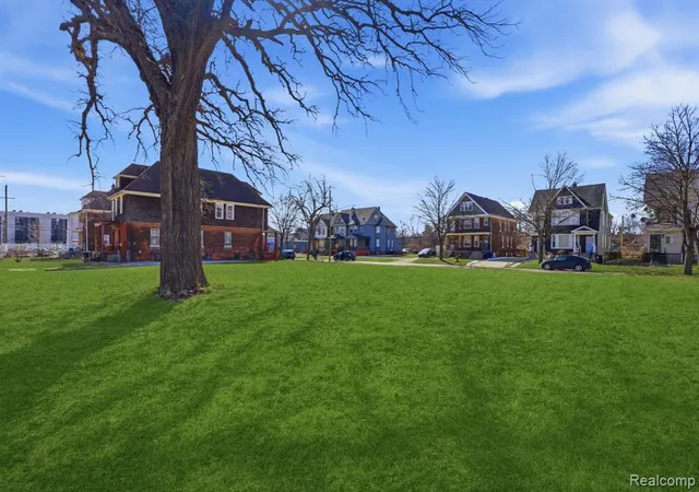 5th image of 2170 Sheridan St, Detroit, MI 48214 | MLS# 60974371