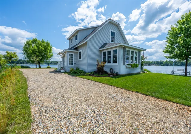 Photo 4 of Single family home for sale at 80885 County Rd 652, Lawton, MI 49065 | MLS# 70552165 | Listing updated on 2026-09-10