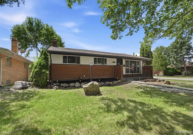 Photo 3 of Single family home for sale at 13741 Pearson St, Oak Park, MI 48237 | MLS# 61014832 | Listing updated on 2026-08-28