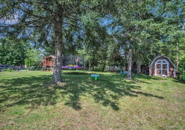 Homes for sale in Oxford, MI | 1323 Foreland Dr, Oxford, MI 48371 | MLS# 61007567