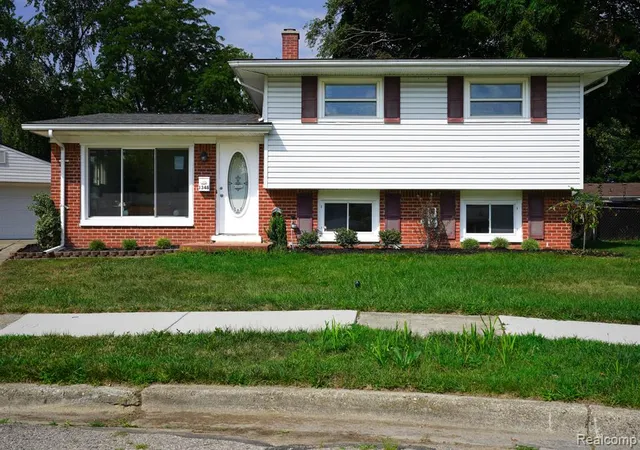 Photo 1 of Single family home for sale at 1348 Gault Dr, Ypsilanti, MI 48198 6426 | MLS# 61023625 | Listing updated on 2026-08-26