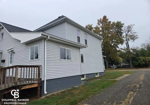 Homes for sale in Yale, MI | 209 S Brockway Rd, Yale, MI 48097 | MLS# 50190788