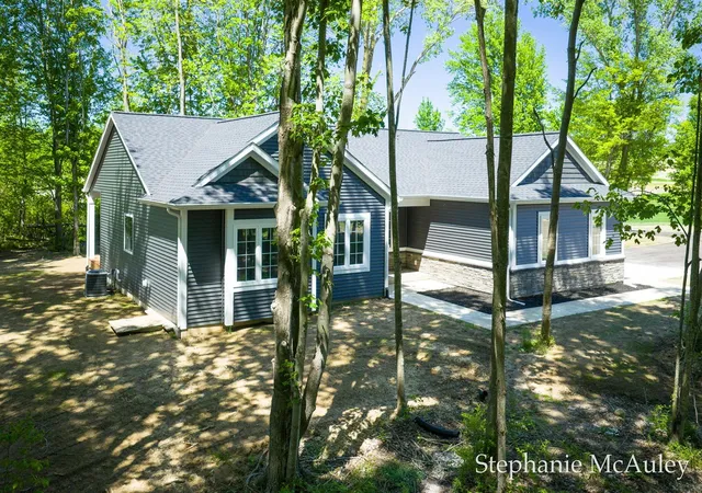 Homes for sale in Fennville, MI | 5739 130th Ave, Fennville, MI 49408 | MLS# 70536736