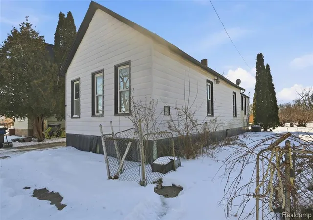 3rd image of 2745 Vermont St, Detroit, MI 48216 | MLS# 60970279