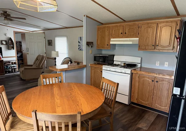Photo 4 of Single family home for sale at N15066 Bolander Landing Rd, Amberg, WI 54102 | MLS# 50217365 | Listing updated on 2026-08-04