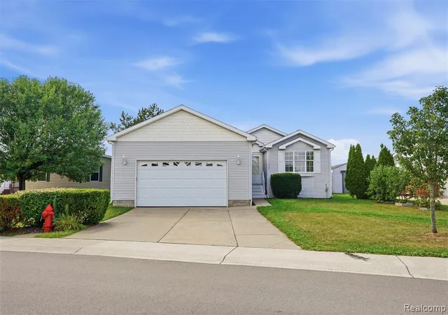 1st image of 1707 Augusta Dr, Hartland, MI 48353 3792 | MLS# 61024335