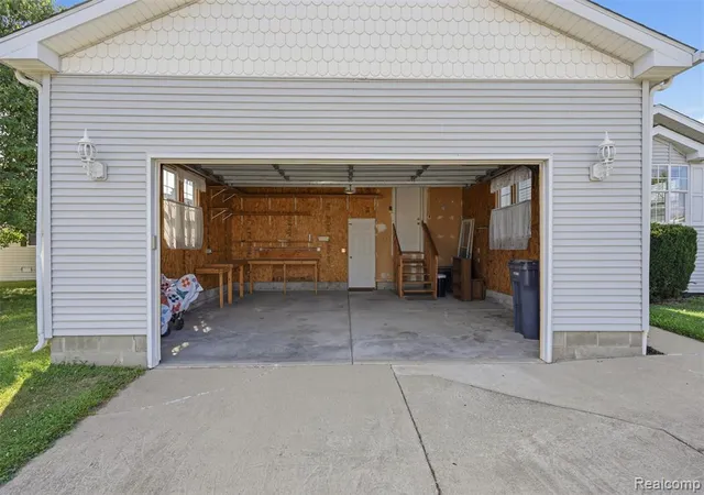 29th image of 1707 Augusta Dr, Hartland, MI 48353 3792 | MLS# 61024335