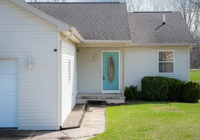 3rd image of 5367 Grouse Ct, Beaverton, MI 48612 | MLS# 50204611