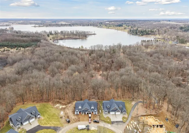 Homes for sale in Hillsdale, MI | 1140 Lochaven Cir #10B, Hillsdale, MI 49242 | MLS# 70283614