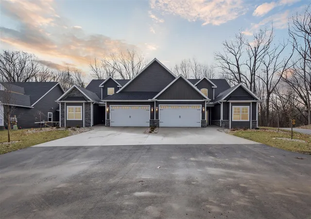 Homes for sale in Hillsdale, MI | 1140 Lochaven Cir #10B, Hillsdale, MI 49242 | MLS# 70283614