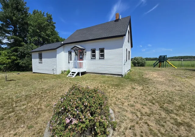 Photo 2 of Single Family Residence at 9322 N 80th Avenue, Pentwater, MI 49449 | MLS# 70543976 |  | Sold on 2026-08-14
