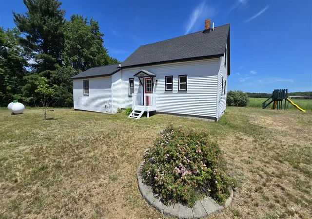 Photo 3 of Single Family Residence at 9322 N 80th Avenue, Pentwater, MI 49449 | MLS# 70543976 |  | Sold on 2026-08-14