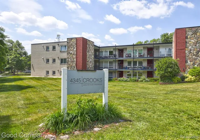 Homes for sale in Royal Oak, MI | 4345 Crooks Rd #4, Royal Oak, MI 48073 | MLS# 61001865