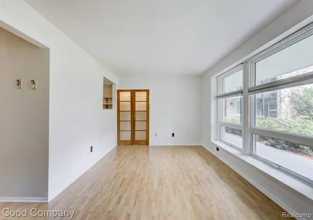 Homes for sale in Royal Oak, MI | 4345 Crooks Rd #4, Royal Oak, MI 48073 | MLS# 61001865