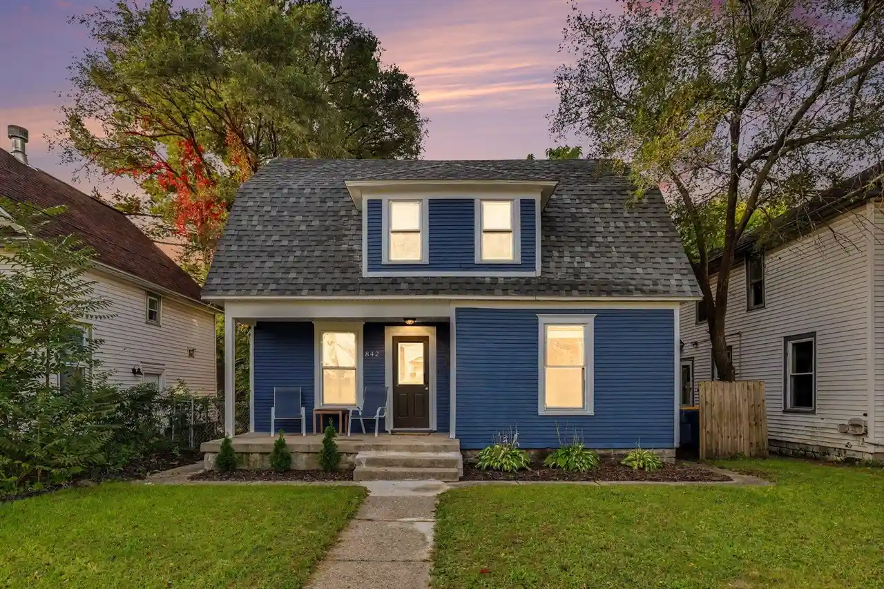 Photo 1 of Single family home for sale at 842 Hall St, Grand Rapids, MI 49507 | MLS# 70563834 | Listing updated on 2026-10-25