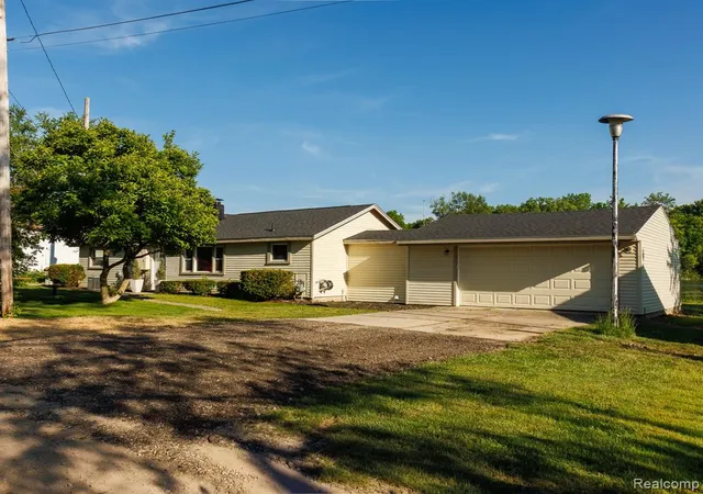 Photo 1 of Single family home for sale at 11560 Island Ct, Hartland, MI 48353 3417 | MLS# 60998884 | Listing updated on 2026-08-30