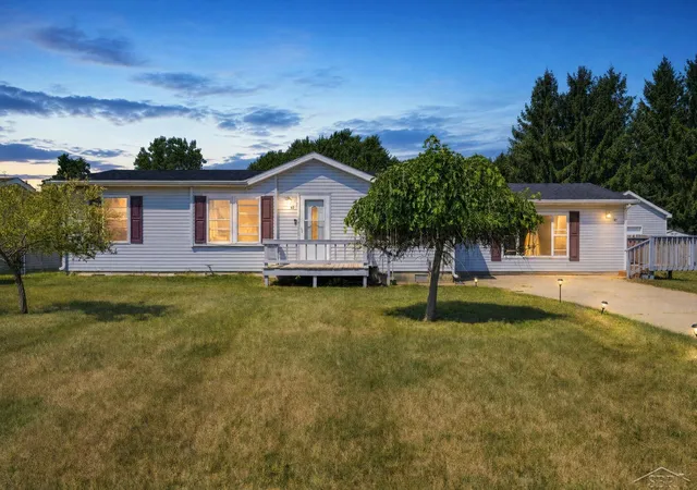Photo 1 of Sale Pending at 97 N Flower St, Croswell, MI 48422 | MLS# 50217635 | Listing updated on 2026-08-17