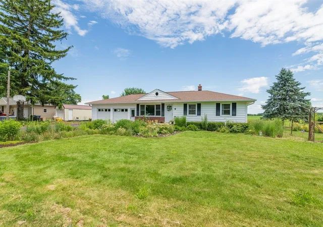 Homes for sale in Vicksburg, MI | 16331 S 24th St, Vicksburg, MI 49097 | MLS# 70542261