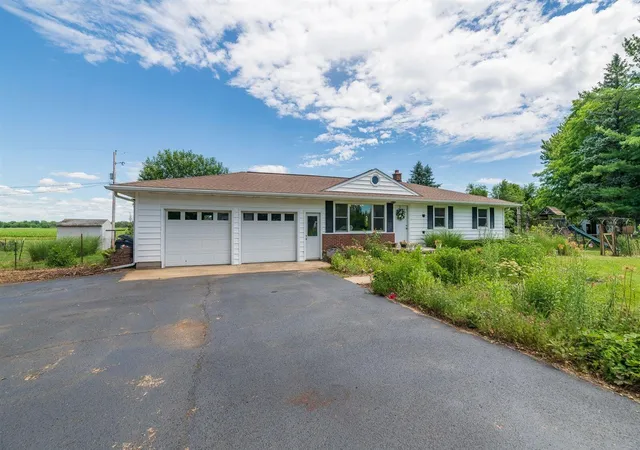 Homes for sale in Vicksburg, MI | 16331 S 24Th St, Vicksburg, MI 49097 | MLS# 70542261