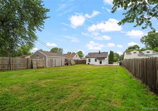 Homes for sale in Clinton Township, MI | 23960 Trombley St, Clinton Township, MI 48035 | MLS# 61001165