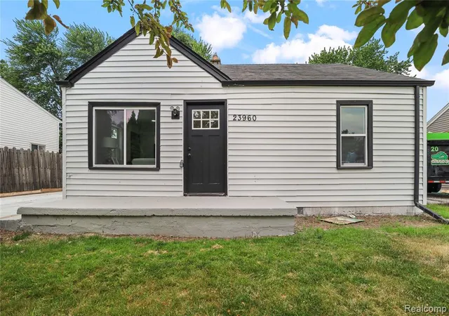Homes for sale in Clinton Township, MI | 23960 Trombley St, Clinton Township, MI 48035 | MLS# 61001165