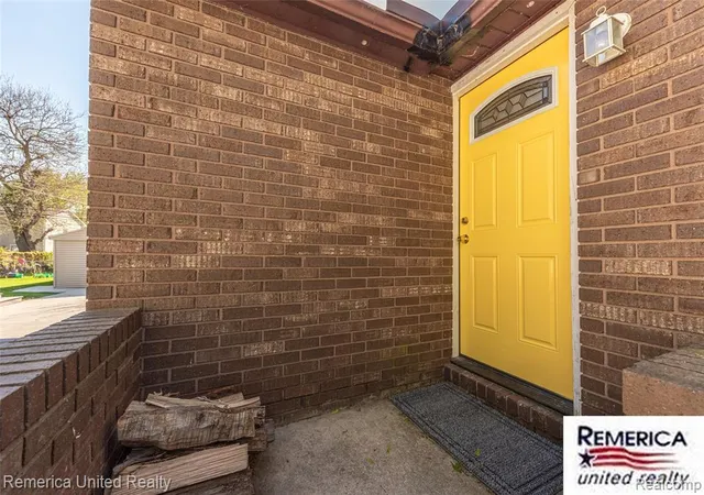 Homes for sale in Gibraltar, MI | 29821 Munro St, Gibraltar, MI 48173 | MLS# 60990295