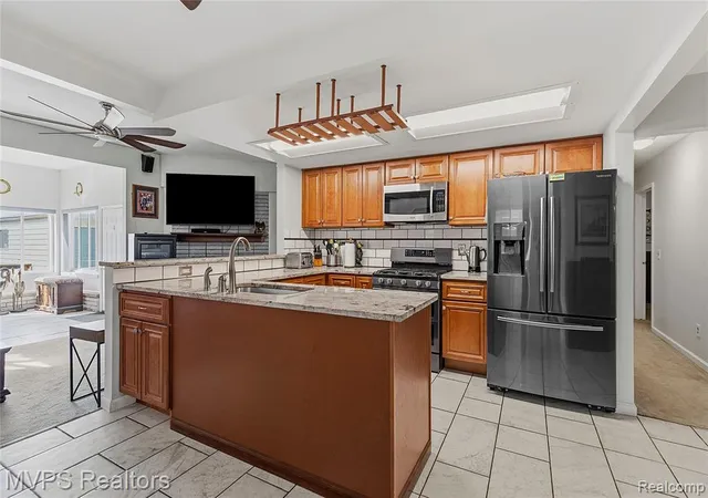 5th image of 39415 E Archer Dr, Harrison Township, MI 48045 | MLS# 60985806