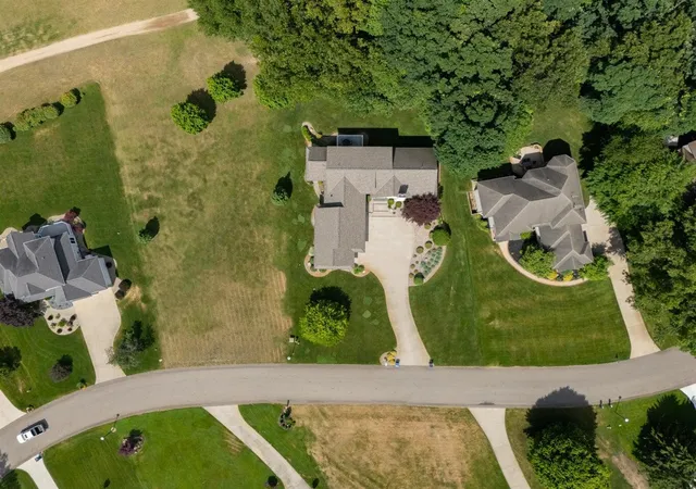 4th image of 29236 Heritage Ln, Paw Paw, MI 49079 | MLS# 70539207