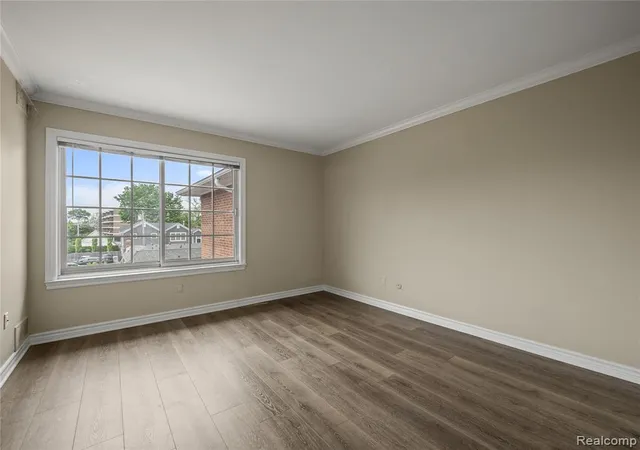 Listing Photo 4 - Condo for sale in building located at 444 Chester St, Birmingham, MI 48009 - Unit #425