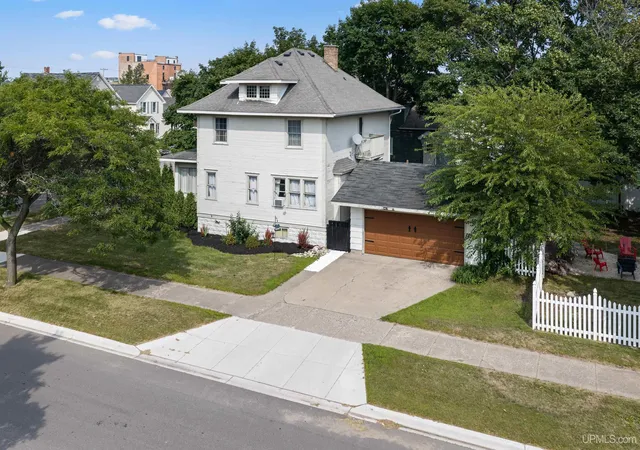 2nd image of 1725 S 1st Ave, Escanaba, MI 49829 | MLS# 50218017